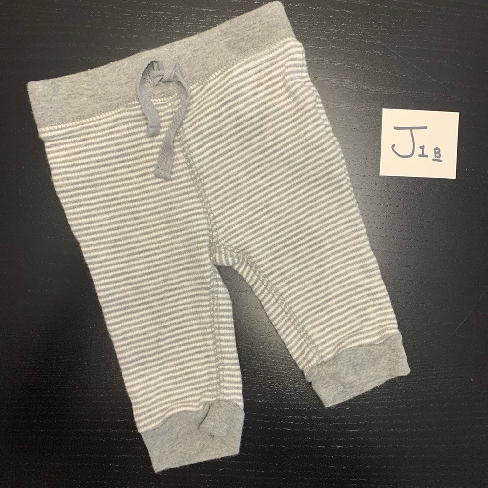 ⭐️2/$5.00⭐️ Old Navy 3-6m Grey and White Striped Pants
